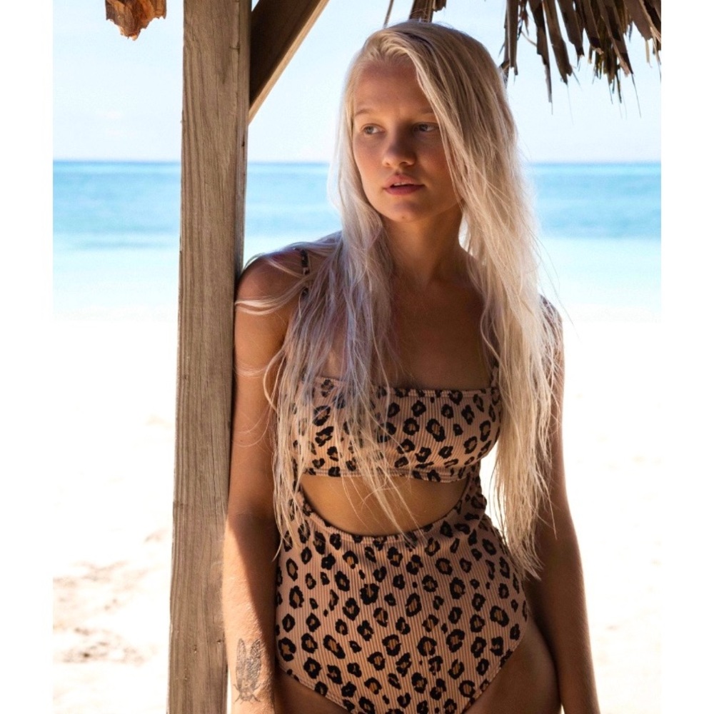 🔥🔥BILLABONG - WILD WAYS ONE PIECE🔥🔥 - Picture 3 of 12
